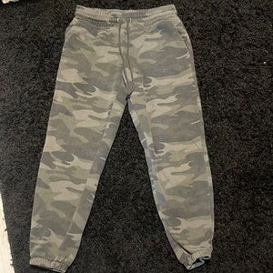 Camo sweatpants size small